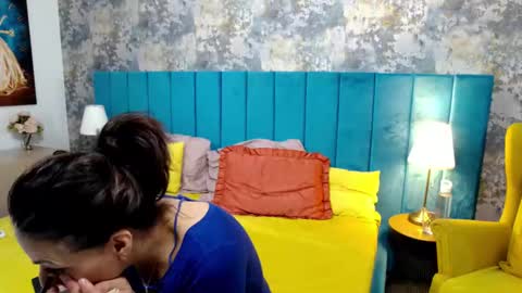 Snapshot of lisacroft chatting on 10.14.25 lisacroft online show from 10.14.25