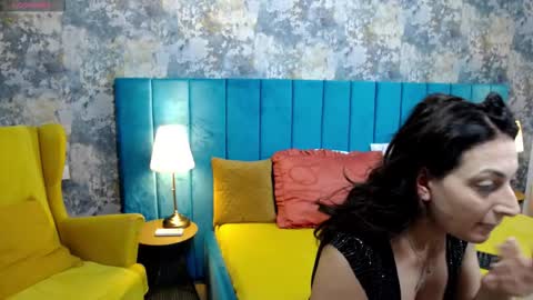 Snapshot of lisacroft chatting on 10.28.25 lisacroft online show from 10.28.25