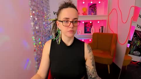 Snapshot of lisafoxy_y chatting on 03.10.26 Lisa online show from 03.10.26