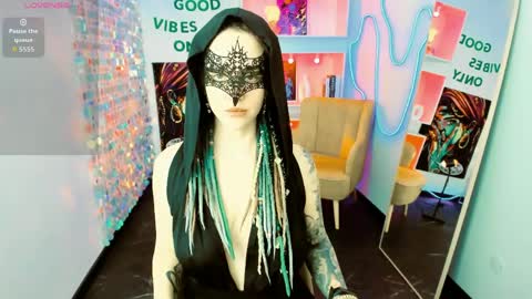 Snapshot of lisafoxy_y chatting on 04.01.26 Lisa online show from 04.01.26