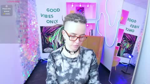 Snapshot of lisafoxy_y chatting on 04.02.26 Lisa online show from 04.02.26