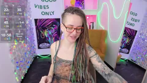 Snapshot of lisafoxy_y chatting on 04.14.26 Lisa online show from 04.14.26