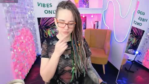 Snapshot of lisafoxy_y chatting on 04.15.26 Lisa online show from 04.15.26