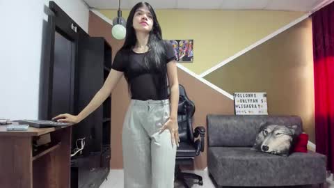 Lisa Gray Independent Model online show from 03.27.26