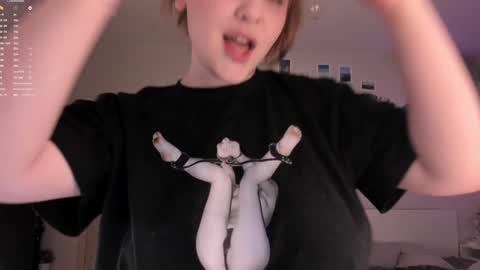 Snapshot of lisalaas chatting on 12.25.24 -Lisa- Help me to reach 100 thumbs up3 online show from 12.25.24