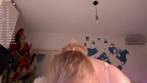 Snapshot of lisalaas chatting on 01.14.25 -Lisa- Help me to reach 100 thumbs up3 online show from 01.14.25