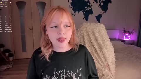 Snapshot of lisalaas chatting on 03.09.25 -Lisa- Help me to reach 100 thumbs up3 online show from 03.09.25