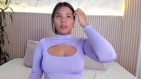 Snapshot of liss_reyes chatting on 10.12.25 Liss online show from 10.12.25