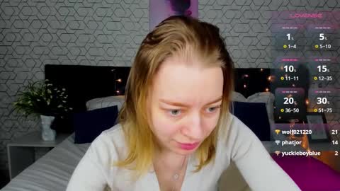 Snapshot of lissa_kitsune chatting on 12.28.24 Lissa online show from 12.28.24