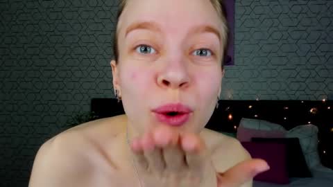 Snapshot of lissa_kitsune chatting on 12.28.24 Lissa online show from 12.28.24