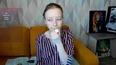 Snapshot of lissa_kitsune chatting on 02.21.25 Lissa online show from 02.21.25