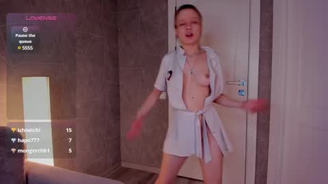 Snapshot of lissa_kitsune chatting on 03.05.25 Lissa online show from 03.05.25