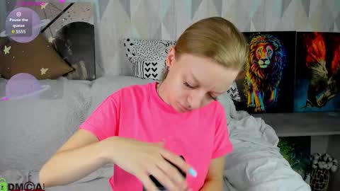 Snapshot of lissa_kitsune chatting on 10.06.25 Lissa online show from 10.06.25