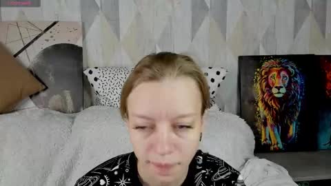 Snapshot of lissa_kitsune chatting on 10.08.25 Lissa online show from 10.08.25