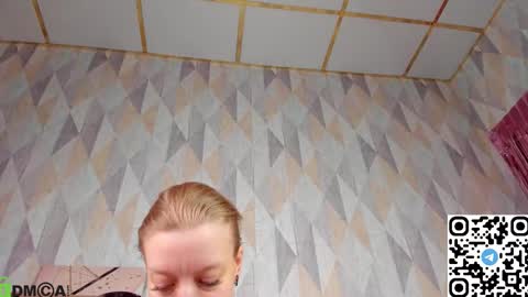 Snapshot of lissa_kitsune chatting on 10.12.25 Lissa online show from 10.12.25