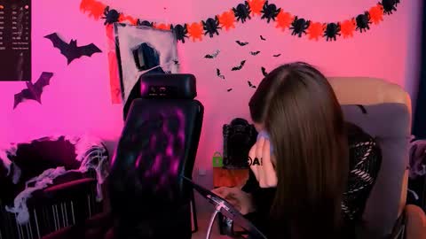 lissa_night online show from 10.21.25