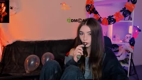 lissa_night online show from 10.27.25