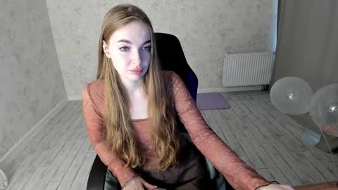 Snapshot of lissacain chatting on 02.06.25 Lissa online show from 02.06.25