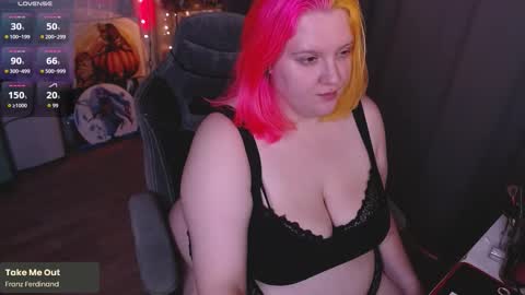 Snapshot of lissamuff chatting on 11.07.25 Lissa online show from 11.07.25