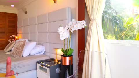 Lisseth Long  online show from 09.25.25