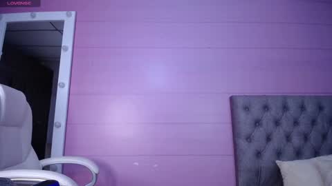 Snapshot of litle_lola chatting on 02.19.25 LOLA online show from 02.19.25