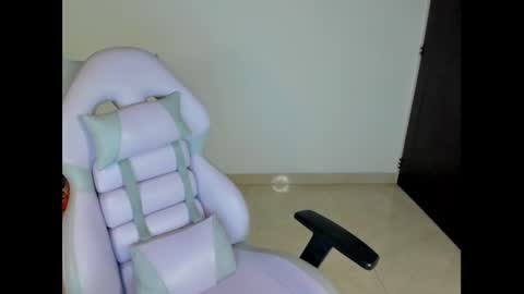 Danni online show from 12.17.24