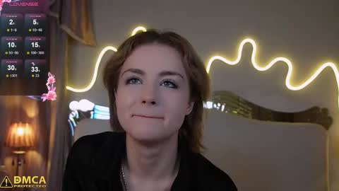 Snapshot of litt1e_emilyy chatting on 10.28.25 litt1e_emilyy online show from 10.28.25