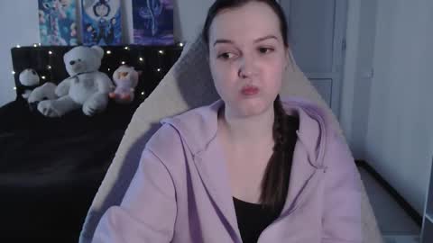 Snapshot of little__flowers chatting on 01.19.26 little__flowers online show from 01.19.26