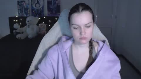 Snapshot of little__flowers chatting on 02.09.26 little__flowers online show from 02.09.26