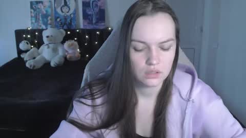 Snapshot of little__flowers chatting on 02.12.26 little__flowers online show from 02.12.26