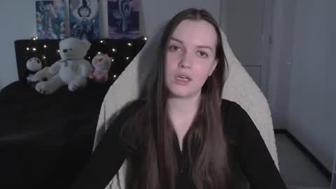 Snapshot of little__flowers chatting on 02.18.26 little__flowers online show from 02.18.26