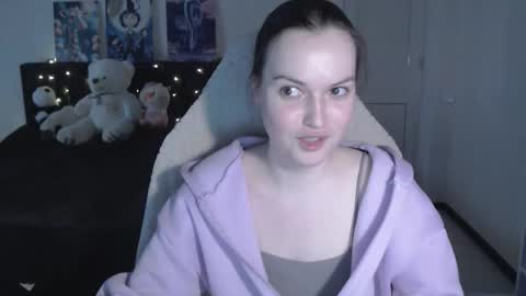 Snapshot of little__flowers chatting on 02.21.26 little__flowers online show from 02.21.26