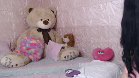 Snapshot of little_angelito2 chatting on 02.25.25 TU ANGELITO online show from 02.25.25