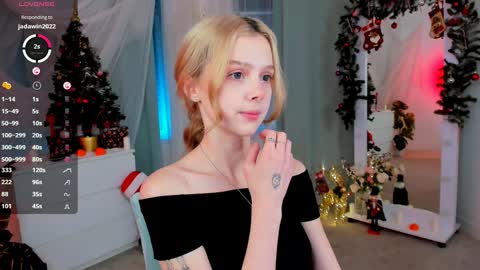 Snapshot of little_anitta chatting on 12.22.24 Anita B-day stream on 7TH DEC  online show from 12.22.24