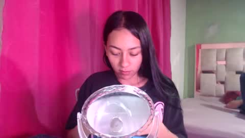 Aliciaparaisss online show from 12.21.25