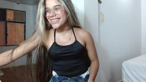 Snapshot of little_babyboo_ chatting on 05.26.26 Catalina online show from 05.26.26