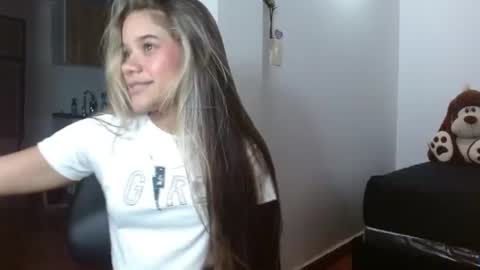 Snapshot of little_babyboo_ chatting on 06.22.26 Catalina online show from 06.22.26