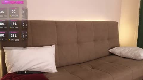 Snapshot of little_bliss chatting on 10.07.25 little_bliss online show from 10.07.25