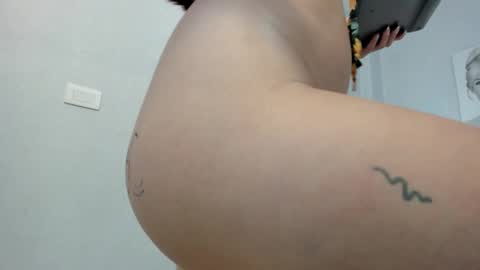 Snapshot of little_doll_4u chatting on 01.20.25 ANNI online show from 01.20.25