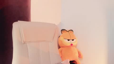 Help me reach 100 likes online show from 01.14.25