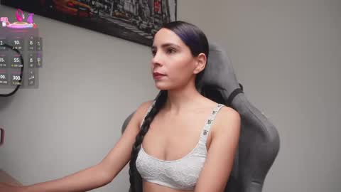 Help me reach 100 likes online show from 04.10.26