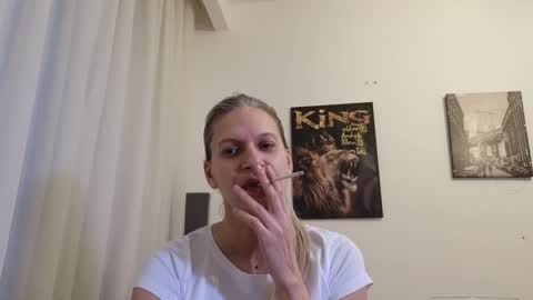 Snapshot of little_heart_andreea chatting on 01.21.25 little_heart_andreea online show from 01.21.25