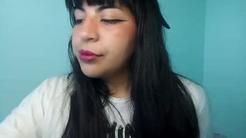 lizz independent model uwu  online show from 12.18.24