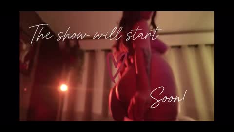 Snapshot of little_maeve chatting on 09.12.25 Maeve  online show from 09.12.25