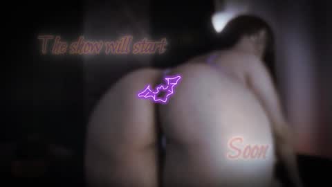 Snapshot of little_maeve chatting on 10.27.25 Maeve  online show from 10.27.25