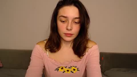 Mia   Im online every day 1530 PM in New York  2030 PM in London online show from 12.13.25