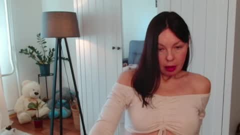 Nicole online show from 05.05.26