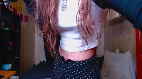 Snapshot of little_owlx chatting on 09.21.25 Alice.. online show from 09.21.25