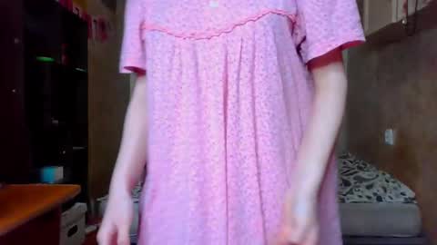 Snapshot of little_owlx chatting on 10.01.25 Alice.. online show from 10.01.25