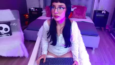 Snapshot of little_paulette chatting on 10.24.25 Paulette online show from 10.24.25